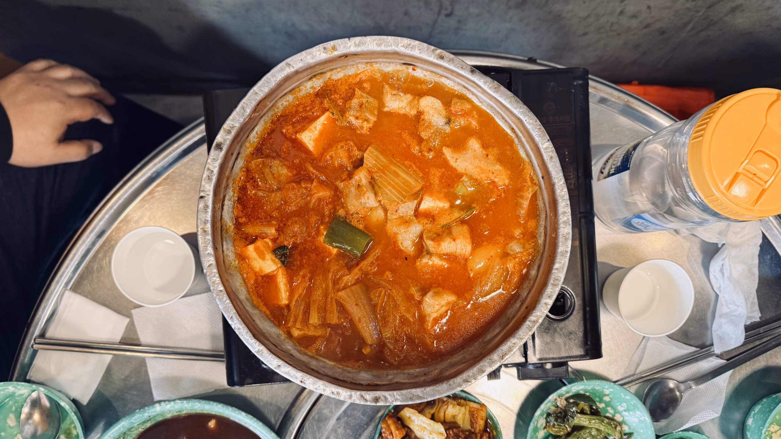용산 상춘상회 김치찌개 먹으러 옴